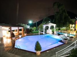 Hotel Diecimare, hotel em Cava deʼ Tirreni