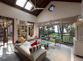 SaffronStays Thalassea, Alibaug - picturesque sea-facing villa with colonial decor, hotel in Alibaug