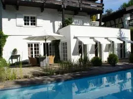 Landhaus am Plattenbichl - Luxus Apartment mit Privat-Pool und Sauna - im Sommer Bergbahn inklusive