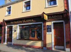 Barbers Hall Apartment Town Center, hotel en Belmullet