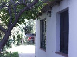 Cabaña en Olivar Centenario Agroecológico Tutuna, hótel í Pocito