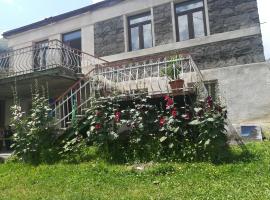 Rocky Island, cheap hotel in Stepantsminda