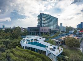 Tsix5 Phenomenal Hotel Pattaya, hotel v destinaci Pattaya North