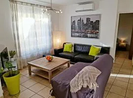 T2, parking privé, clim, 5min à pied du centre ville