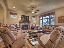 Sugar Bear Lodge with Game Room - 5 Mi to Village!, hotel en Lake Arrowhead