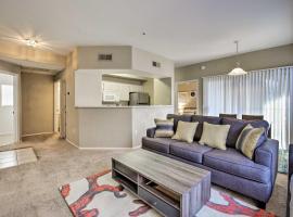 Condo with Pool Access, 5 Mi to Tempe Diablo Stadium, hotel v destinaci Tempe