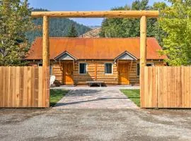 Cabin with Red Cliff Views 3 Mi to Sun Valley Skiing