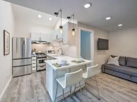 Sleek Modern Home with Patio, 8 Mi to Dtwn Seattle!
