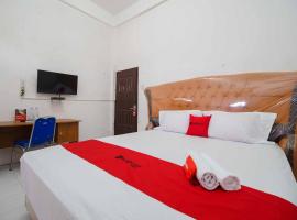 RedDoorz Syariah near Stasiun Kereta Api Kisaran, hotel with parking in Kisaran