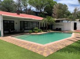 Tourmaline Holiday House, hotel i Windhoek