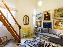 PRETTY DUPLEX IN BOHEMIAN DISTRICT-CITY CENTER