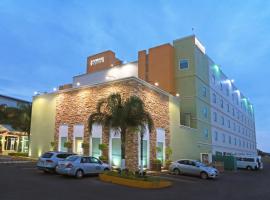 Staybridge Suites Queretaro, an IHG Hotel, מלון ליד Uptown Center Queretaro, קרטרו
