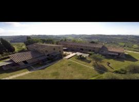 2-BR 1 bath abode with 2 AC units in the Chianti hills!, hotel v destinaci Montaione