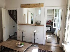 Maison cocooning avec petit jardin privatif, cottage in Limoges