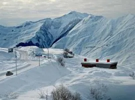 Tsar Bani Spa Resort