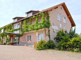 Gästehaus Kleine Kalmit, hotel with parking in Landau in der Pfalz