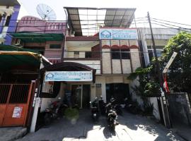 Bantal Guling Pasar Baru, guest house in Bandung
