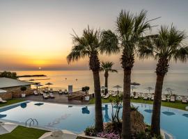 Koukis club, hotell i Vasilikos