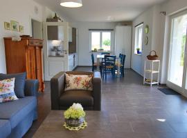 124m_Ferienhaus mit Meerblick, ξενοδοχείο σε Freest
