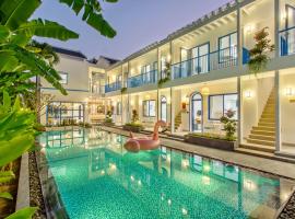 Santorin HoiAn Villa, villa à Hội An