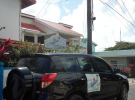 Tropical Breeze Vacation Home and Apartments, holiday rental in Gros Islet