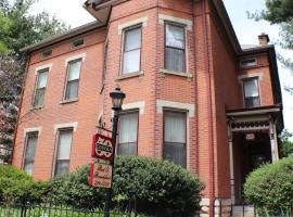 50 Lincoln Short North Bed & Breakfast, vacation rental in Columbus