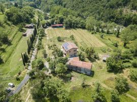 Podere Groppini, farm stay in Fivizzano