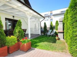 Domki letniskowe,apartamenty Wczasowa 8a, lodge in Sianozety