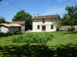 Domaine du Clos de la Touche Parc et Piscine, cottage a Chaunay
