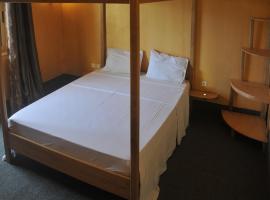 hotel restaurant bien sur sindia, hotel v mestu Kaolack