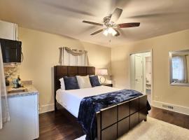 Relaxing, Comfortable, Private Bedroom, частна квартира в Атланта