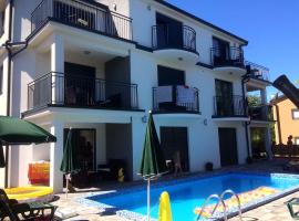 Apartmani Zaric, хотел в Малинска