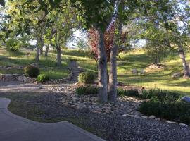 Oak Retreat by Yosemite National Park、コアーシーゴールドのホームステイ