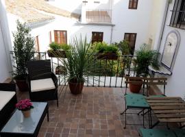 The Wall of the Alc&aacute;zar Palace