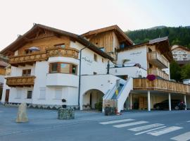 Haus Alpenblick, hotel in Ladis