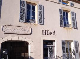 Hôtel La Reconce, hotel s parkiriščem v mestu Poisson