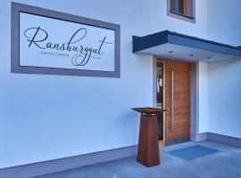 Appartment Ransburggut, farm stay in Flachau