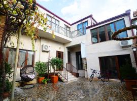 Friendship House, жилье для отдыха в Тбилиси