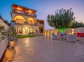 Casa D'Oro Exclusive Villa、Kipseliのファミリーホテル