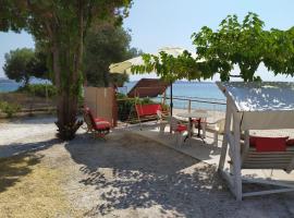 ¨Solo¨ in Paradise, vacation rental in Ierissos