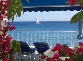 Luxury Sea Front Caleton 40, luxury hotel in Puerto del Carmen