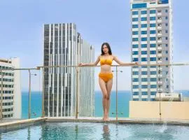 Jolia Hotel Danang Beach