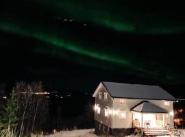 Best of Lyngen panorama apartment, hótel í Lyngseidet