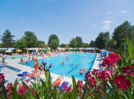 Happy Camp mobile homes in Butterfly Camping Village, campsite in Peschiera del Garda