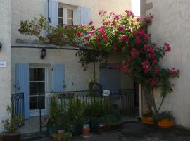 Gîte la grange au cœur de la Provence, lägenhet i Chaffaut-Lagremuse