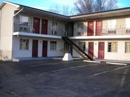 Hollywood Motel, hotel con estacionamiento en Kenova