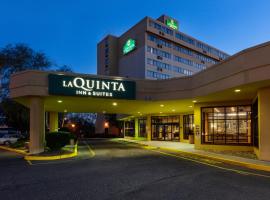 La Quinta by Wyndham Secaucus Meadowlands, hotel in Secaucus