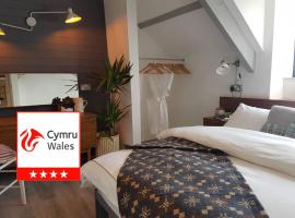 Hayloft Cottage, Hotel in Narberth