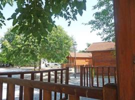 Cabañas Negratín – hotel w mieście Cuevas del Campo