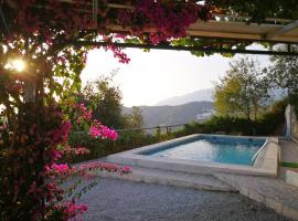 Casa Lola, hotel v destinaci Sayalonga